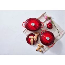 Cocotte En Fonte Ovale 27 Cm Cerise Le Creuset Signature -Ustensiles De Cuisine Boutique cocotte en fonte ovale 27 cm cerise le creuset signature 6