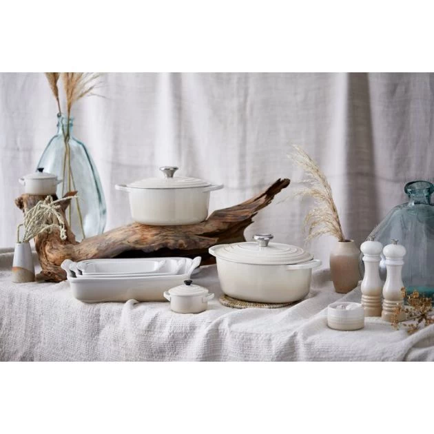 Cocotte En Fonte Ovale 31 Cm Meringue Signature Le Creuset 7 Cocotte En Fonte Ovale 31 Cm Meringue Signature Le Creuset – Image 5