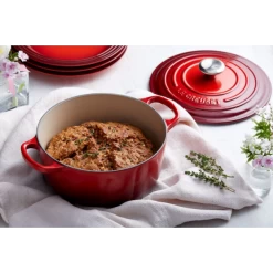 Cocotte En Fonte Ronde 20 Cm Cerise Le Creuset Signature 13 Cocotte En Fonte Ronde 20 Cm Cerise Le Creuset Signature -Ustensiles De Cuisine Boutique cocotte en fonte ronde 20 cm cerise le creuset signature 4