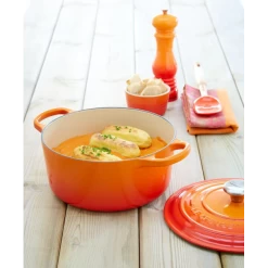 Cocotte En Fonte Ronde 20 Cm Volcanique Le Creuset Signature -Ustensiles De Cuisine Boutique cocotte en fonte ronde 20 cm volcanique le creuset signature 5