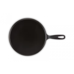 Crêpière En Fonte 27 Cm Noir Mat Avec Spatule & Râteau Le Creuset -Ustensiles De Cuisine Boutique crepiere en fonte 27 cm noir mat avec spatule rateau le creuset 3