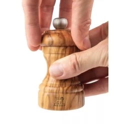 Moulin à Poivre Bistro 10 Cm Bois Olivier Peugeot -Ustensiles De Cuisine Boutique moulin a poivre bistro 10 cm bois olivier peugeot 2