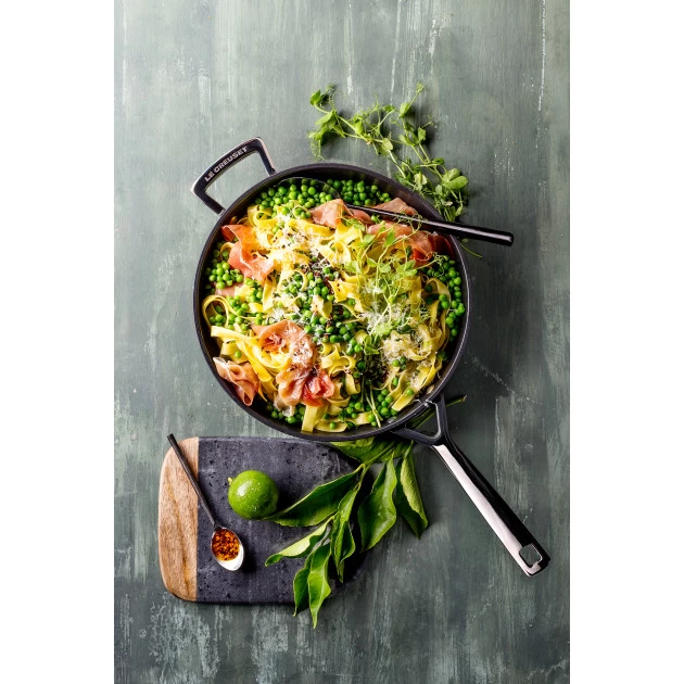 Sauteuse 30 Cm Anti-Adhérente Les Forgées Le Creuset 5 Sauteuse 30 Cm Anti-Adhérente Les Forgées Le Creuset – Image 3